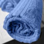 Juego de toallas de 8 piezas: 2 toallas de baño, 2 toallas de mano y 4 toallas de cara - 100 % algodón peinado, 550 g/m²