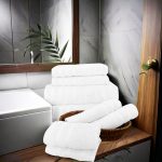 Juego de toallas de 8 piezas: 2 toallas de baño, 2 toallas de mano y 4 toallas de cara - 100 % algodón peinado, 550 g/m²